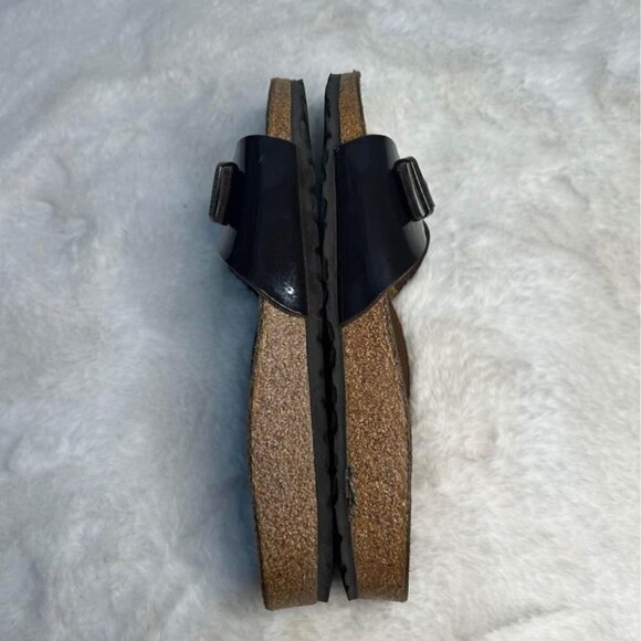 Birkenstocks woman’s brown shine one strap buckle. New condition. Size 37. - Picture 8 of 9